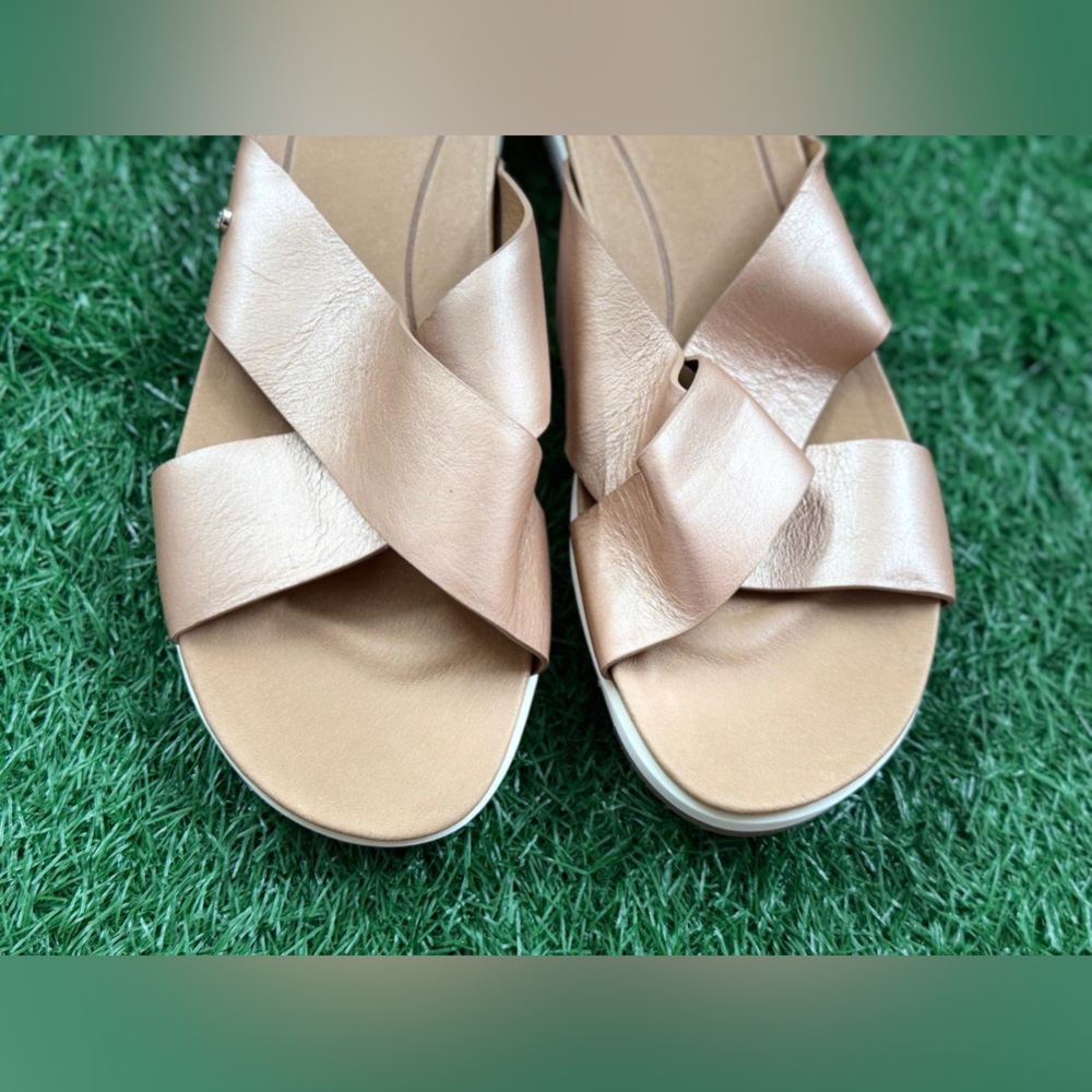 UGG Women's Kari Leather Sandals Size 10 Rose Gold - Picture 2 of 6